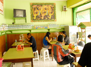 ワルンニクマット2