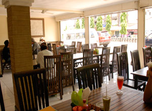 ワルンポジョッ3