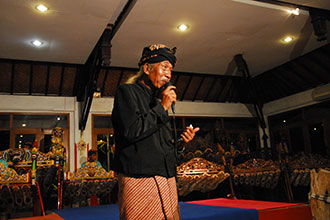 スウェントラ氏を囲む夕べ1