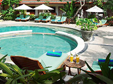 スイミングプール