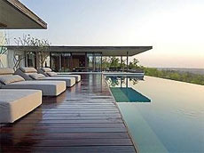 スイミングプール