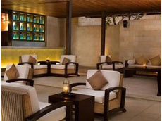 バー＆ラウンジ