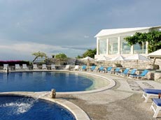 ブルーポイント プール