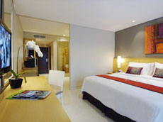 ファミリーガーデン　プールビュー