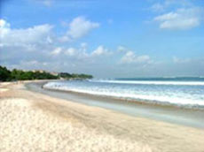 ビーチまではわずか100ｍ