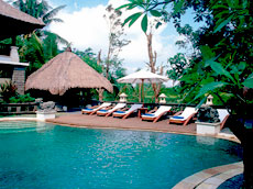 スイミングプール