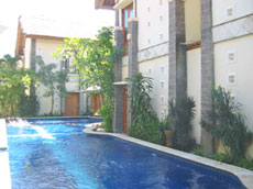 スイミングプール