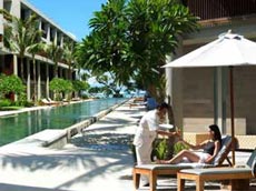 ジ オアシス プール