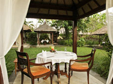 レストラン客席