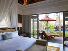 ラグーンヴィラ