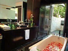 プールヴィラ　バスルーム