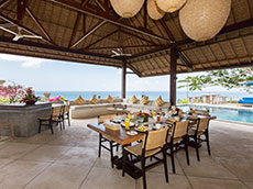 Karang Nusa ダイニング