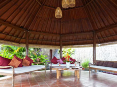 ラウンジエリア