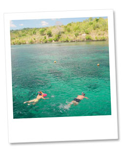 レンボガン島の海