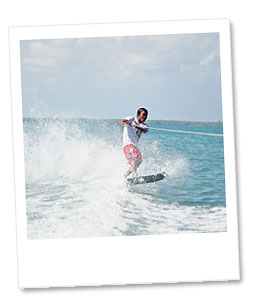 ボートで引っぱります