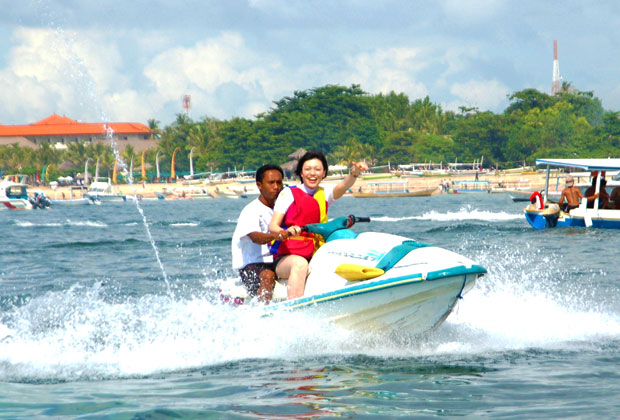 ジェットスキー