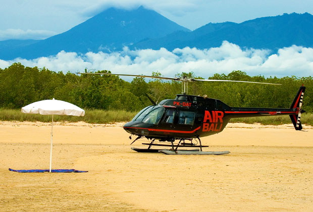 チーズプレートとシャンパン