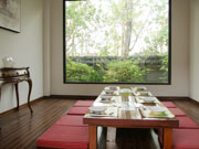 少人数での会食にもよい個室