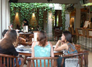 友達同士での気軽な食事にも