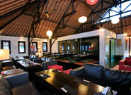 2階はソファー席 20席