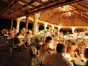 夜のレストラン