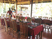 団体利用も可能な屋内席