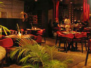 スタイリッシュな店内