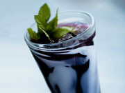 鮮やかなカクテル