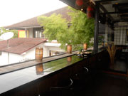 オープンエアーのテラス席