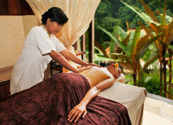 ヨガ & バリニーズマッサージ & ヘルシーミール